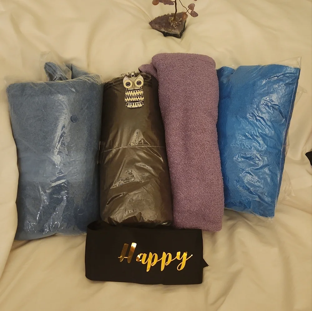 🕶4 BATH TOWELS 30